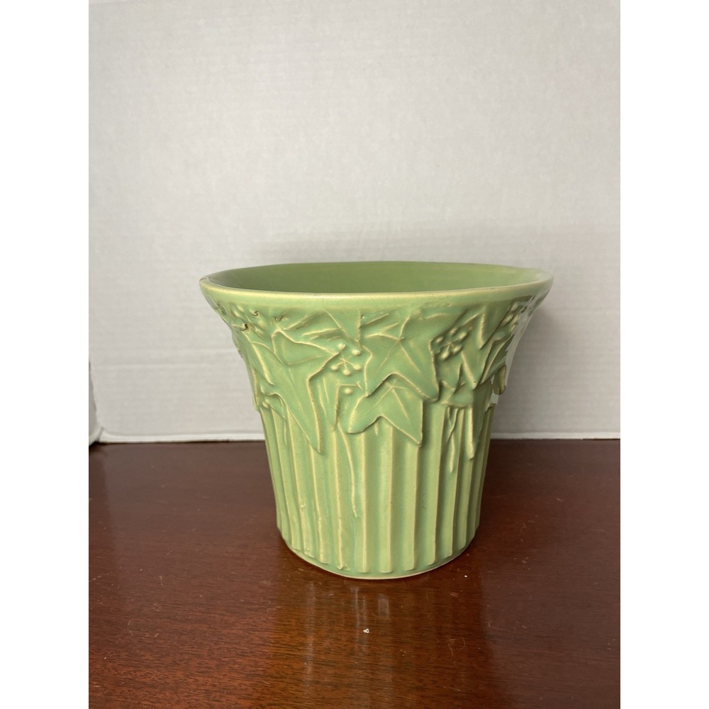 VINTAGE MCCOY POTTERY IVY & BERRIES JARDINIERE, Green, Large, 6" High